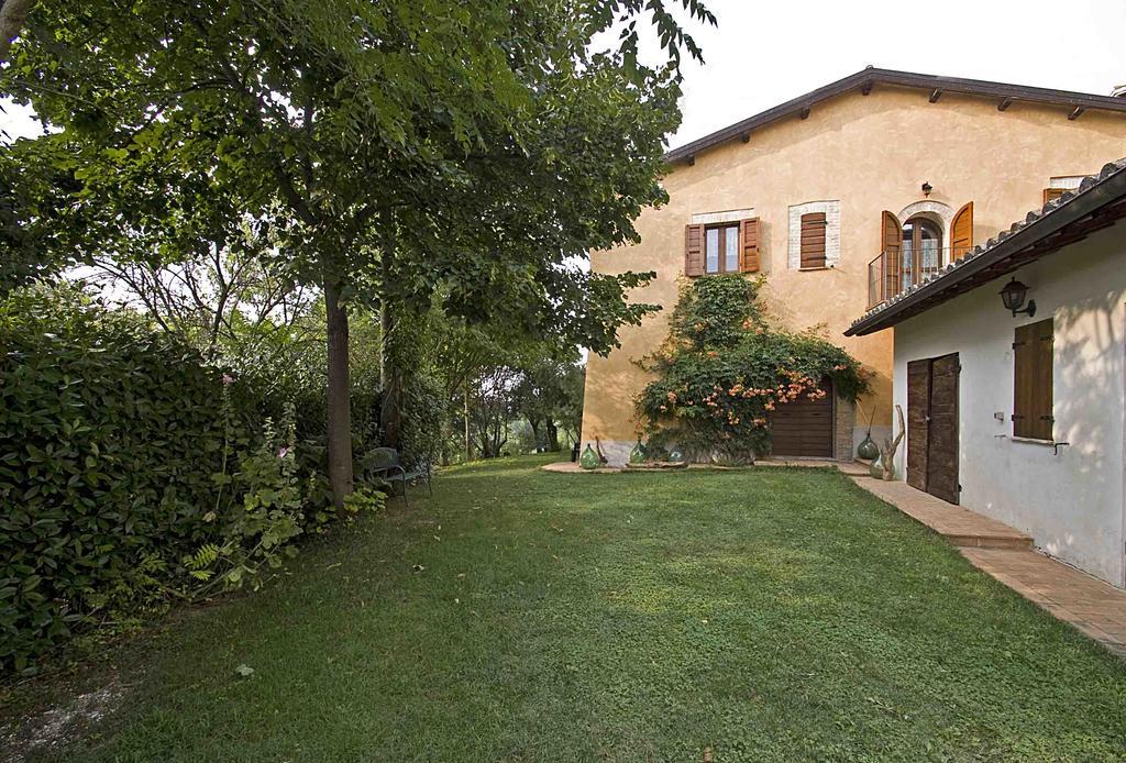 Casale Del Monsignore Spoleto Bagian luar foto