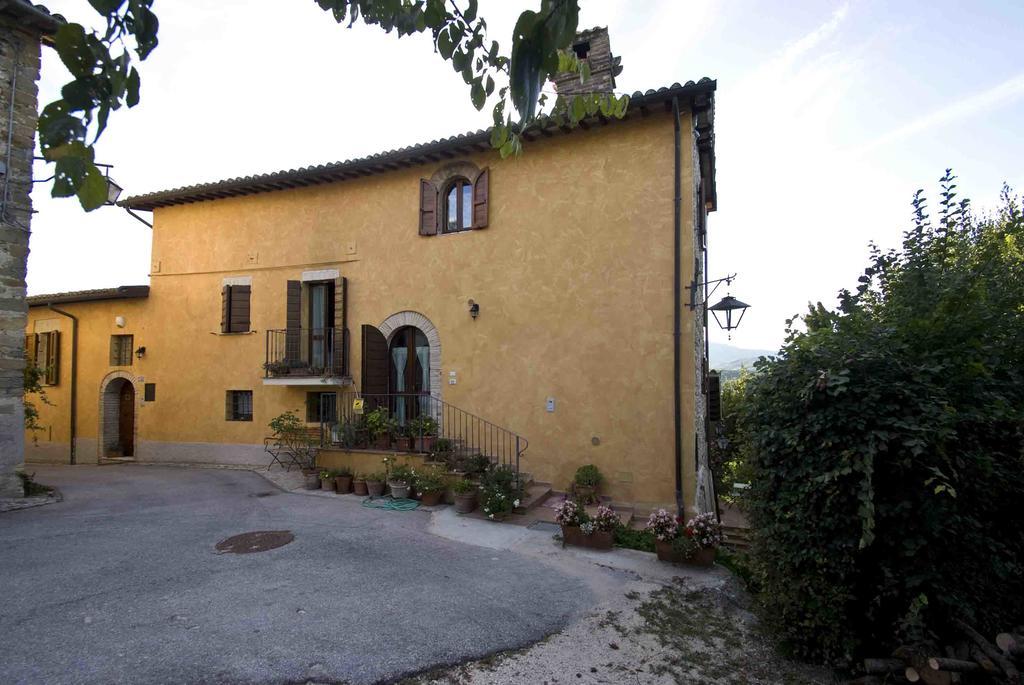 Casale Del Monsignore Spoleto Bagian luar foto