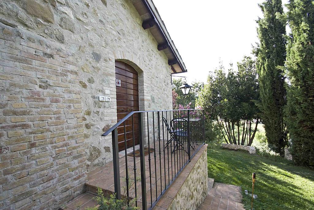 Casale Del Monsignore Spoleto Bagian luar foto