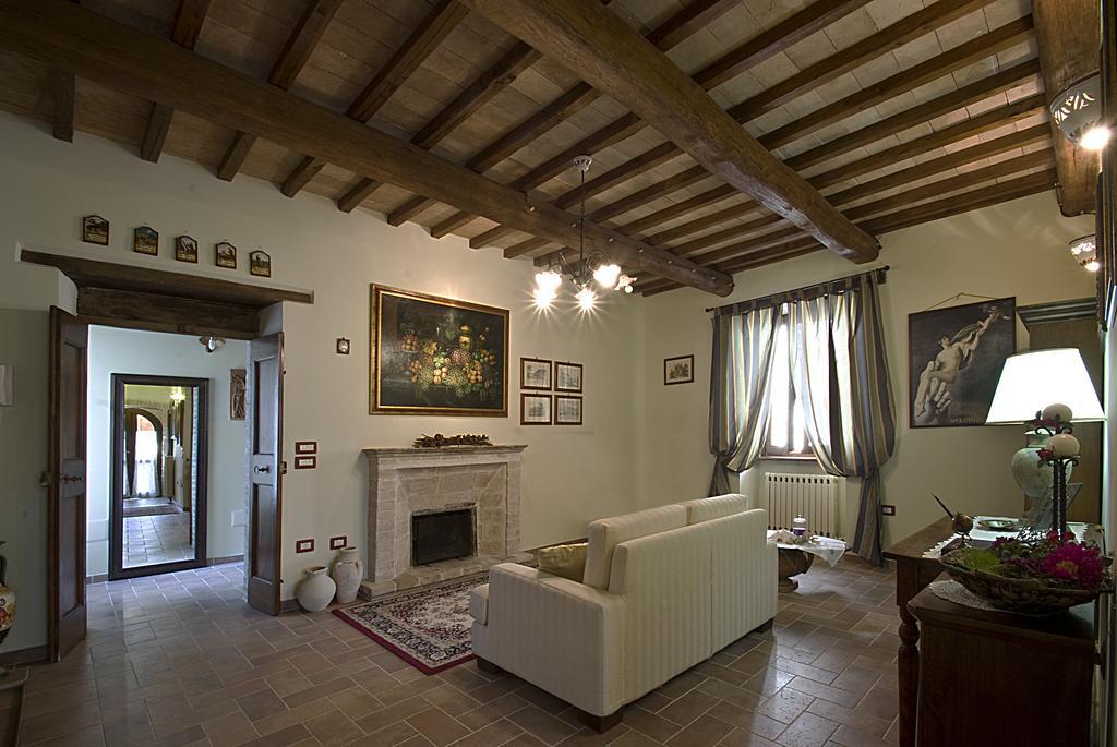 Casale Del Monsignore Spoleto Bagian luar foto