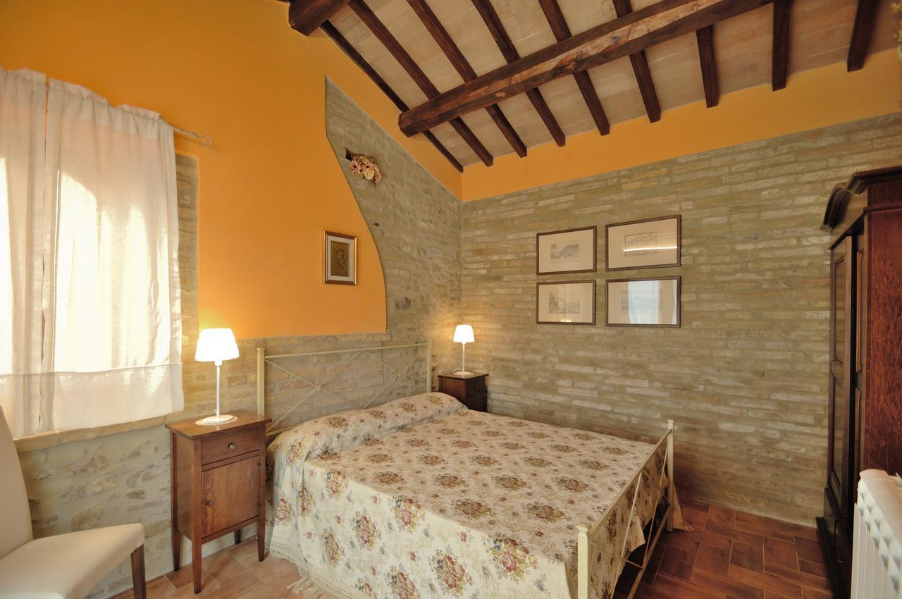 Casale Del Monsignore Spoleto Bagian luar foto