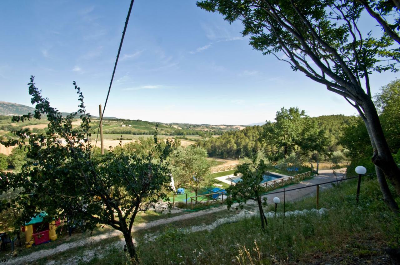 Casale Del Monsignore Spoleto Bagian luar foto